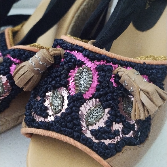 MEHER KAKALIA SHOES - Picture 6 of 10